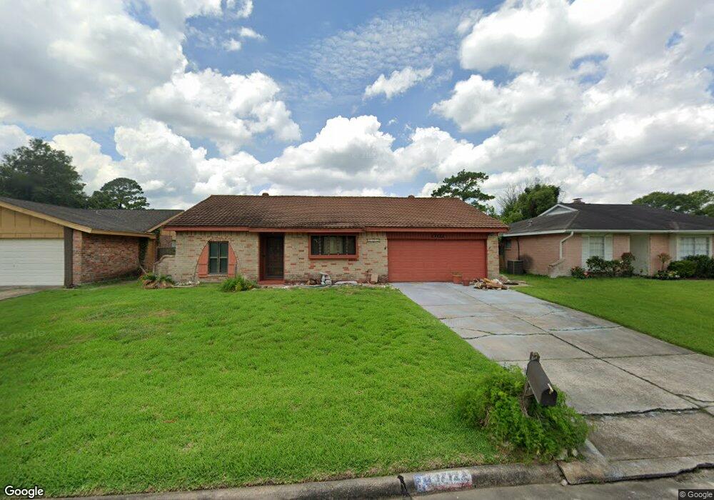 17122 Barcelona Dr, Friendswood, TX 77546 - photo 1