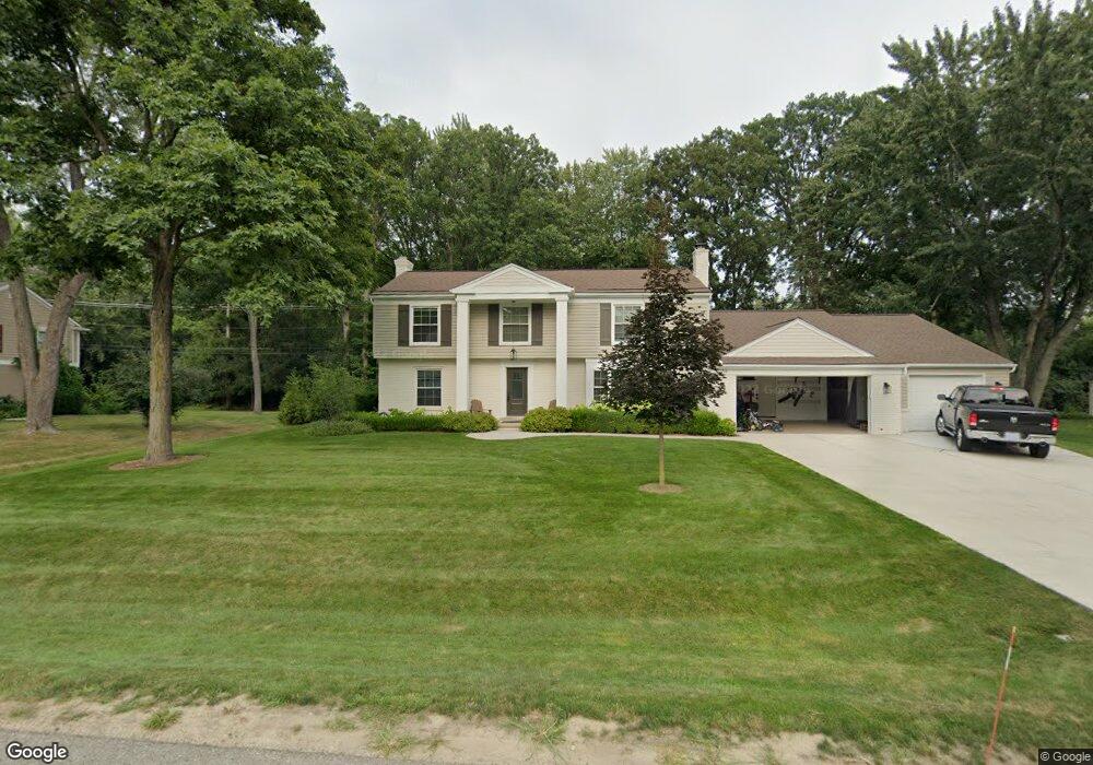 2755 Lamplighter Ln, Bloomfield Hills, MI 48304 - photo 1