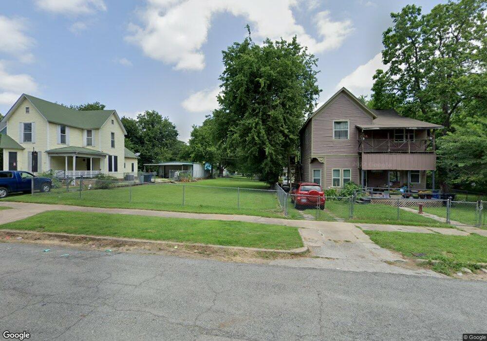 919 W Nelson St, Denison, TX 75020 - photo 1