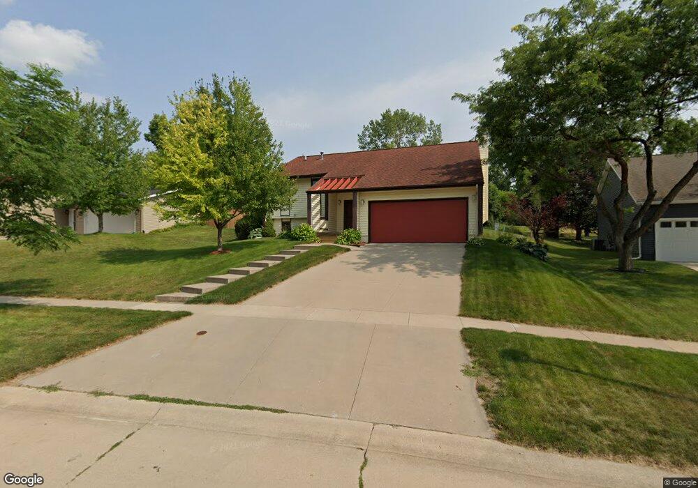 3501 Raven Ln NE, Cedar Rapids, IA 52402 - photo 1