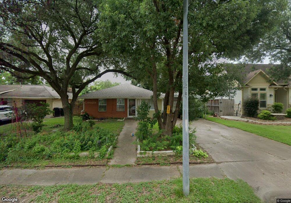 4713 Viking Dr, Houston, TX 77092 - photo 1