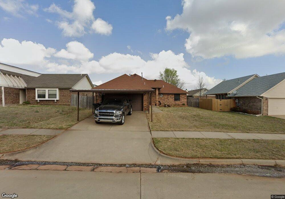 2305 NE 9th St, Moore, OK 73160 - photo 1