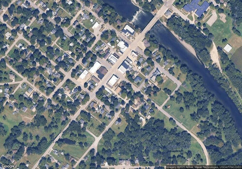 112 E Washington St, Shell Rock, IA 50670 - photo 1