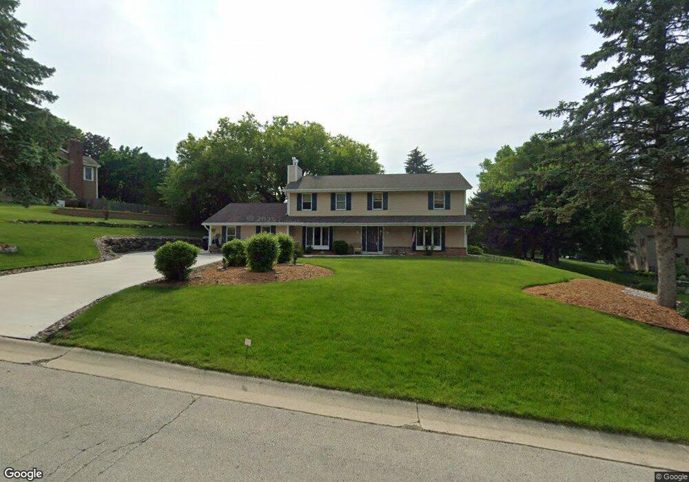 1275 Hawthorne Ridge Dr, Brookfield, WI 53045 - photo 1