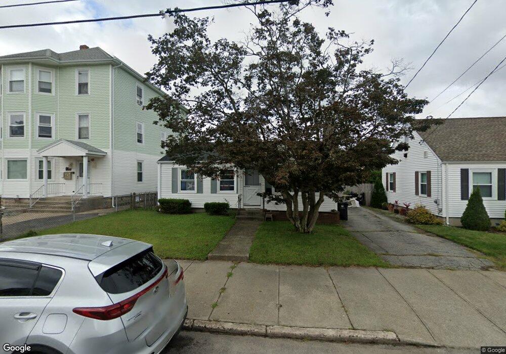 122 Crescent Rd, Pawtucket, RI 02861 - photo 1