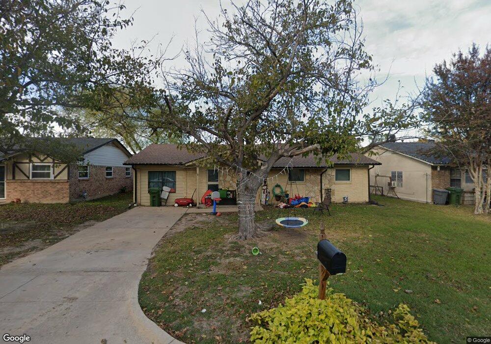 717 Tanglewood Dr, Hurst, TX 76053 - photo 1
