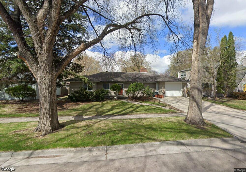 1537 6th St S, Fargo, ND 58103 - photo 1