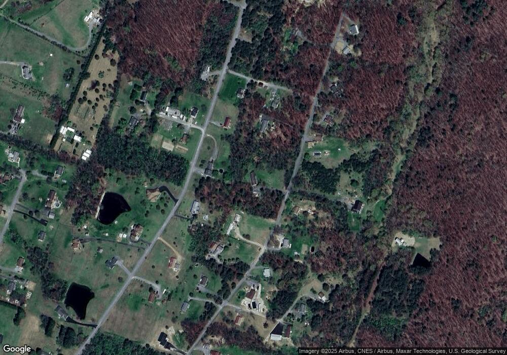 1316 Apple Orchard Cir, Berkeley Springs, WV 25411 - photo 1