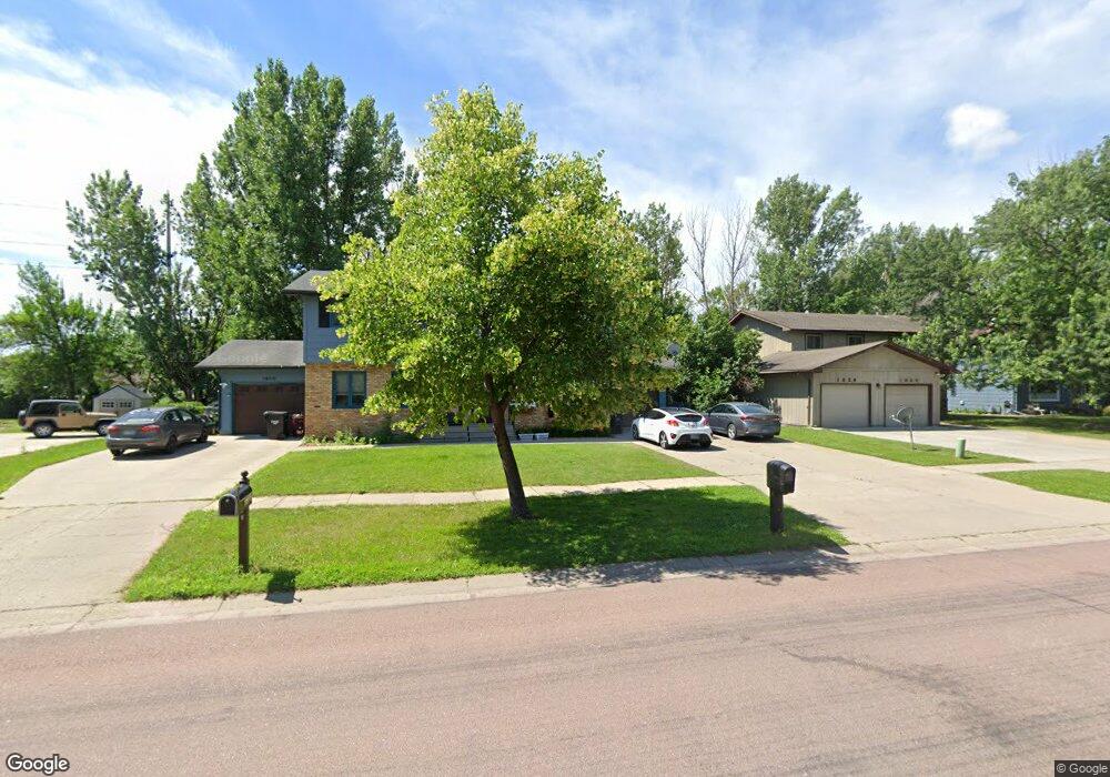 1820 20th Ave S, Fargo, ND 58103 - photo 1