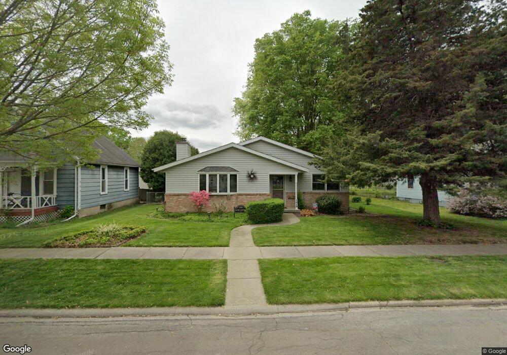 1019 Clinton St, Lincoln, IL 62656 - photo 1