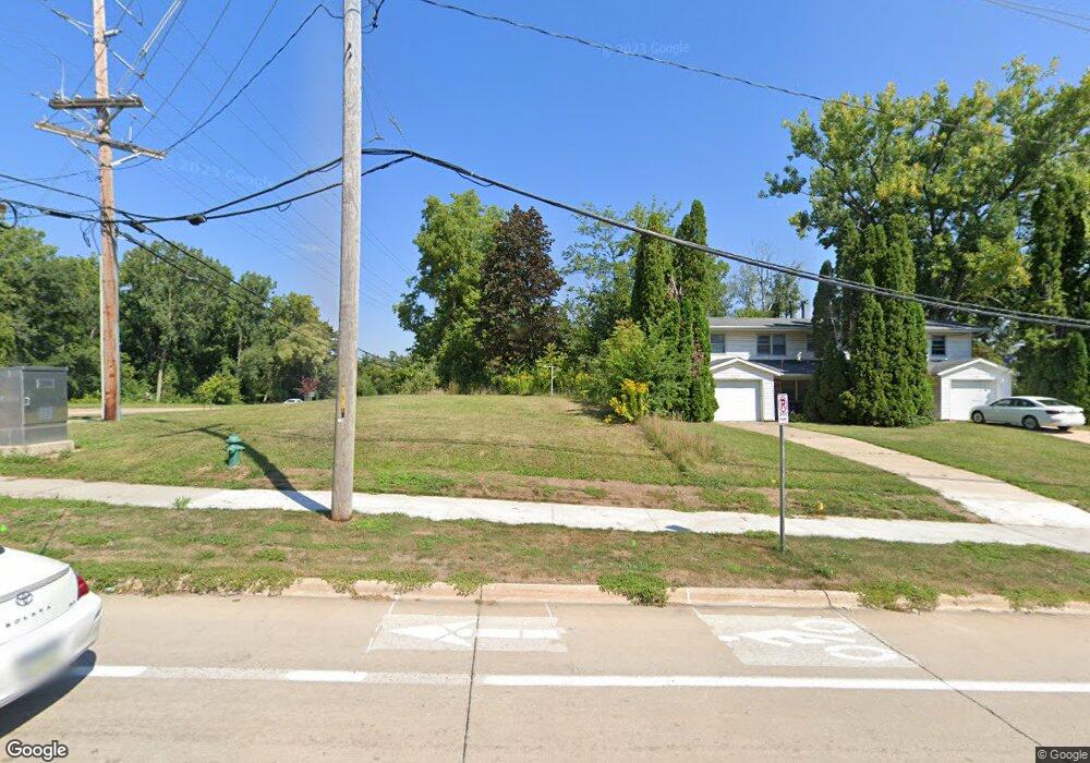 3320 O Ave NW, Cedar Rapids, IA 52405 - photo 1