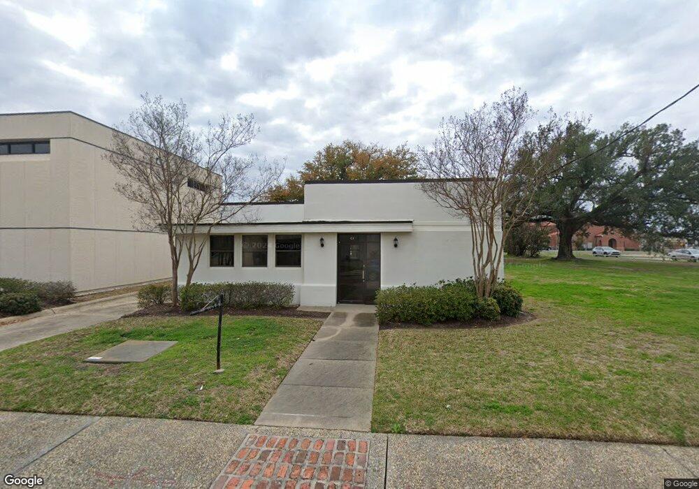 424 Pujo St, Lake Charles, LA 70601 - photo 1