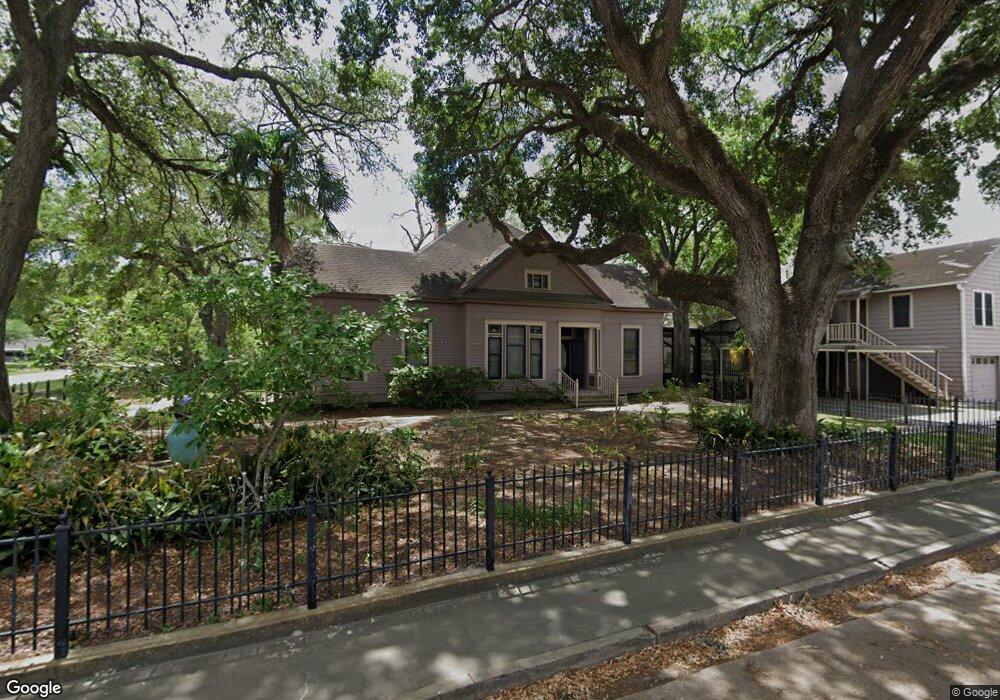 2404 Avenue H, Bay City, TX 77414 - photo 1