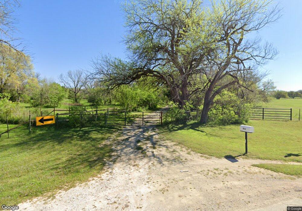 902 N Lake Dr, Weatherford, TX 76085 - photo 1