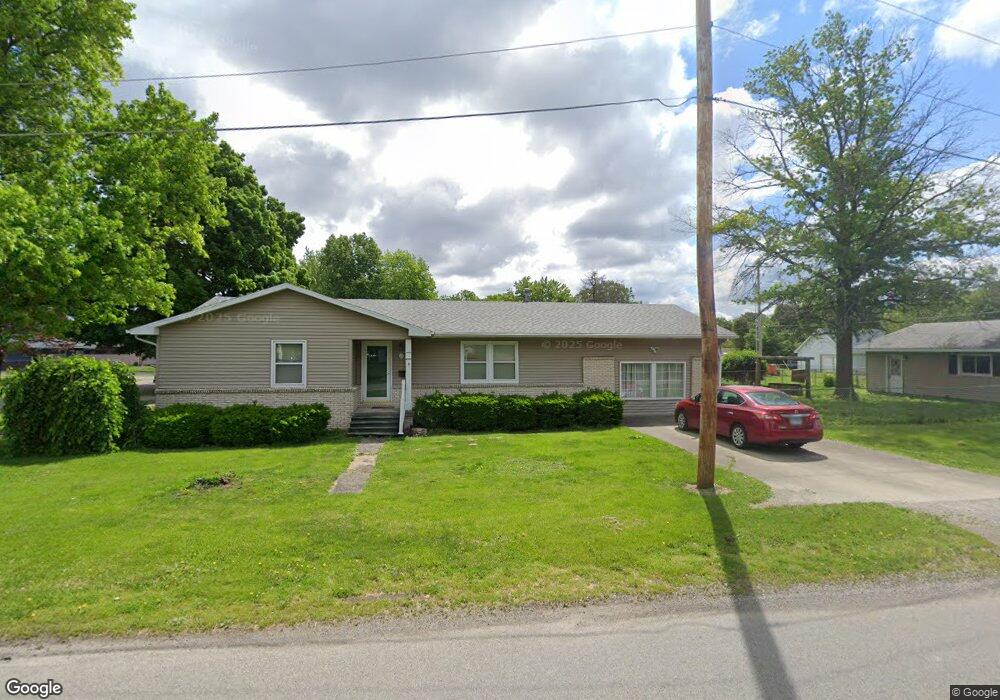 921 Piatt Ave, Mattoon, IL 61938 - photo 1