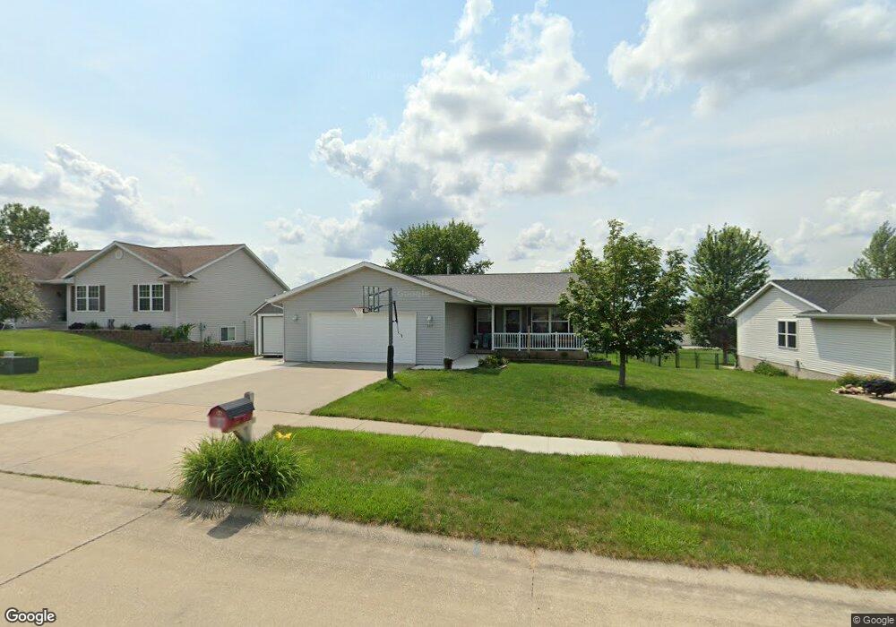605 Crestview Ct, Center Point, IA 52213 - photo 1