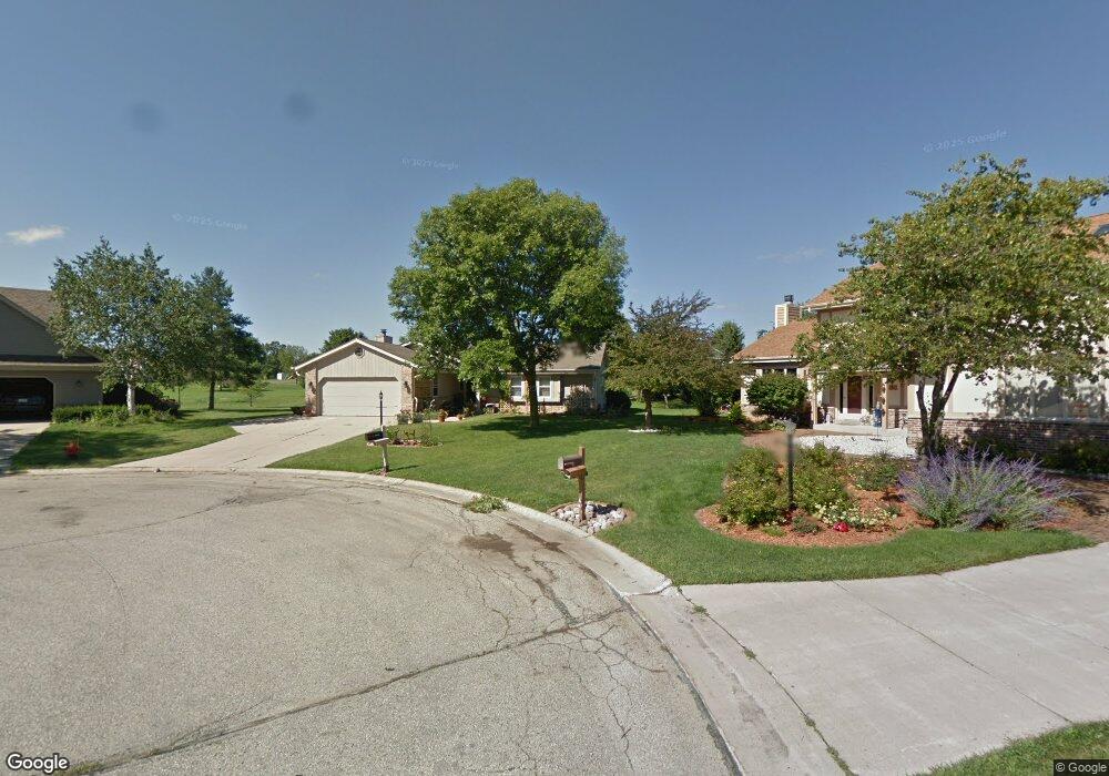 W154N7421 Stoneridge Ct, Menomonee Falls, WI 53051 - photo 1