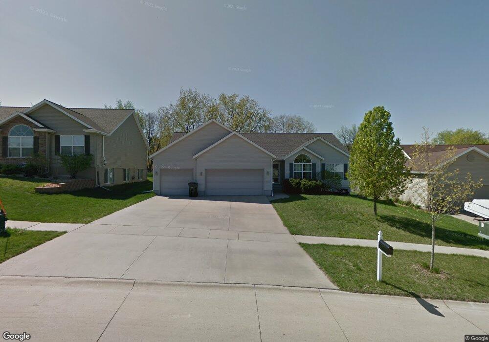 2920 27th St SW, Cedar Rapids, IA 52404 - photo 1