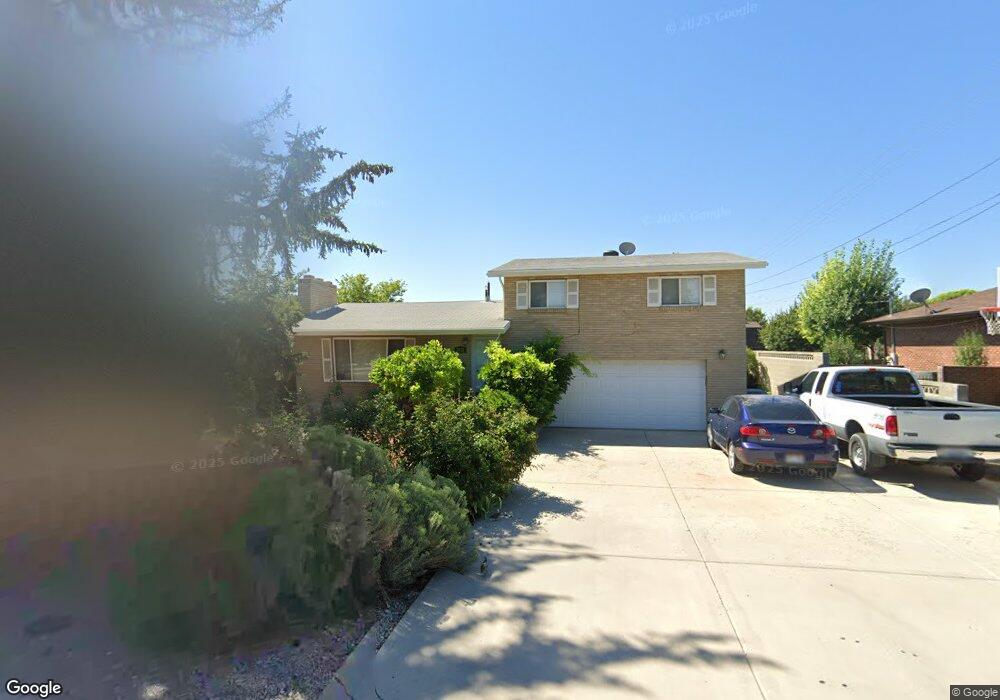 2571 W 10950 S, South Jordan, UT 84095 - photo 1