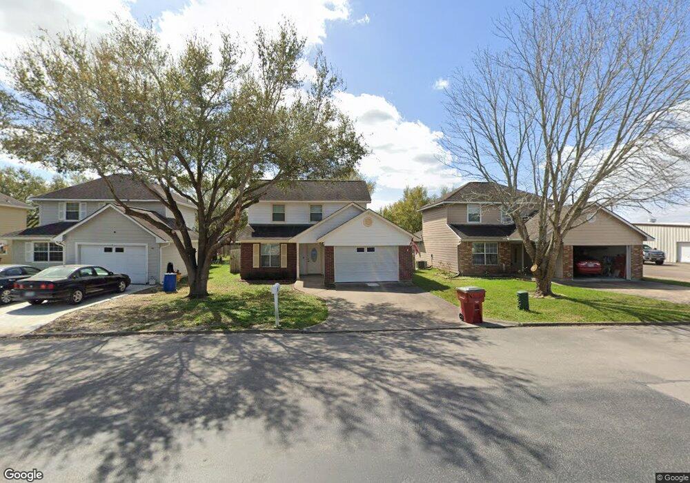 845 Clubside Dr, East Bernard, TX 77435 - photo 1