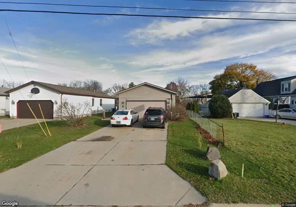 318 Botsford St, Port Huron, MI 48060 - photo 1