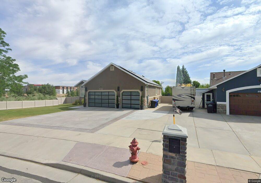 8827 S Pagoda Tree Ln, West Jordan, UT 84088 - photo 1