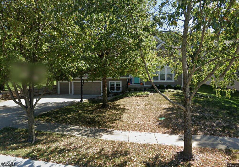 5811 Widmer Rd, Shawnee, KS 66216 - photo 1