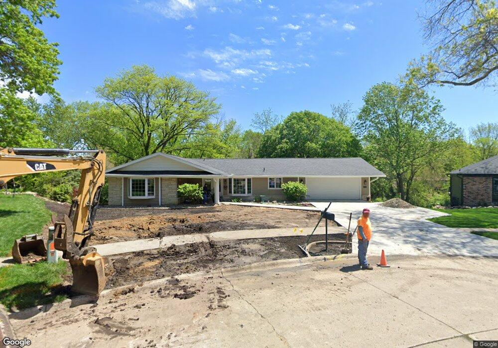 1906 Willowmere Dr, Des Moines, IA 50315 - photo 1