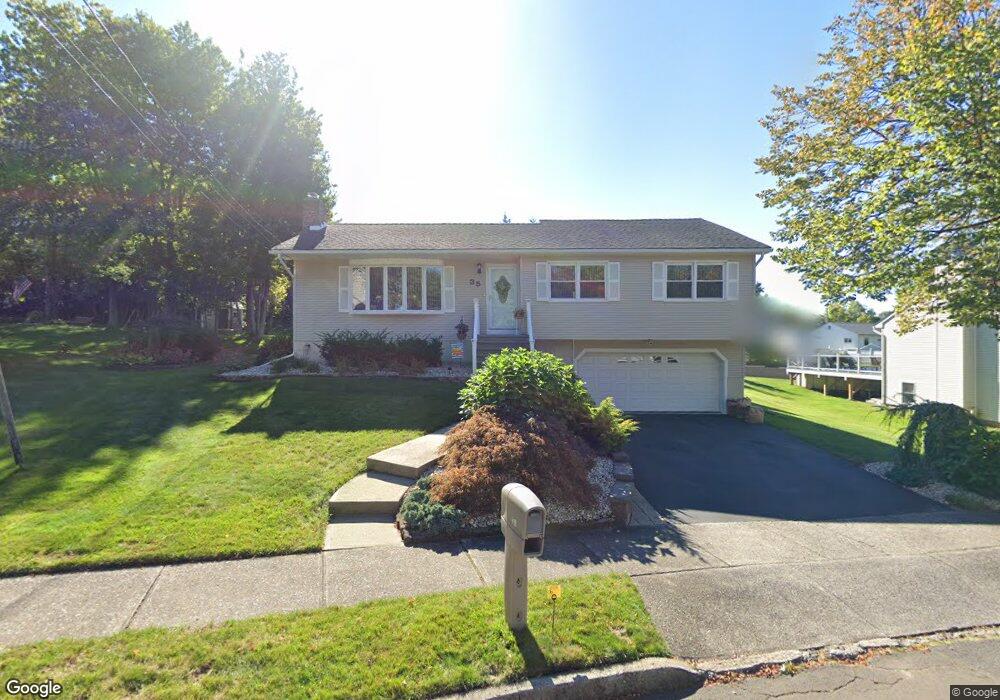 35 Spruce Peak Ln, West Haven, CT 06516 - photo 1