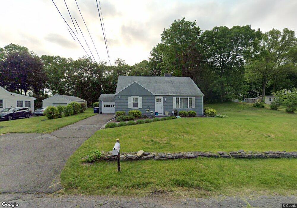 47 Round Hill Rd, Trumbull, CT 06611 - photo 1