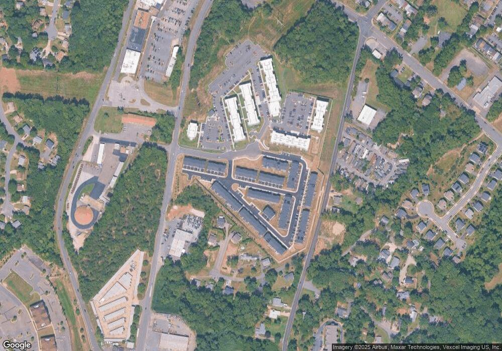 3984 Shire Meadow Ln, Triangle, VA 22172 - photo 1