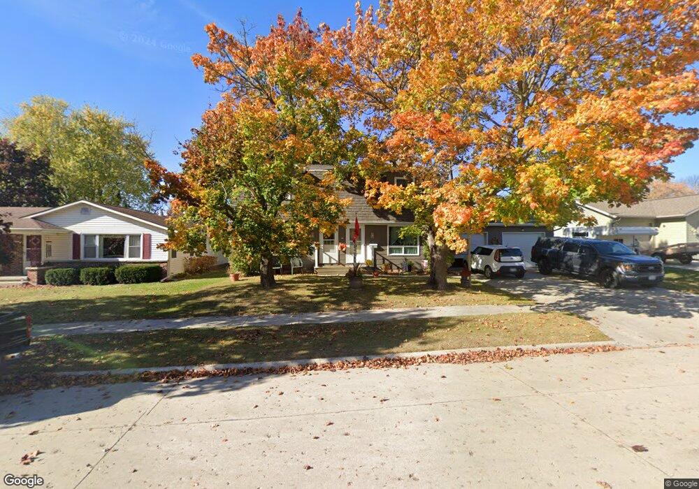 1430 N 9th St, Manitowoc, WI 54220 - photo 1