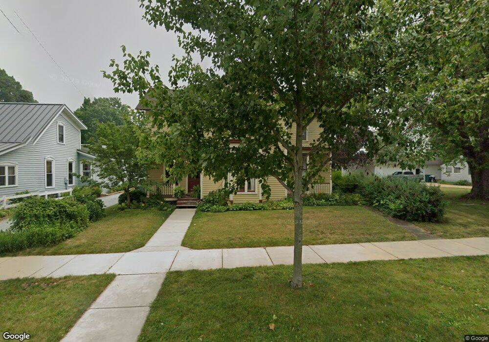 118 W Chestnut St, New Carlisle, IN 46552 - photo 1