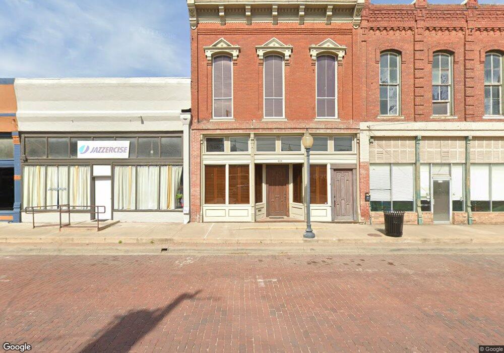309 N Commerce St, Gainesville, TX 76240 - photo 1