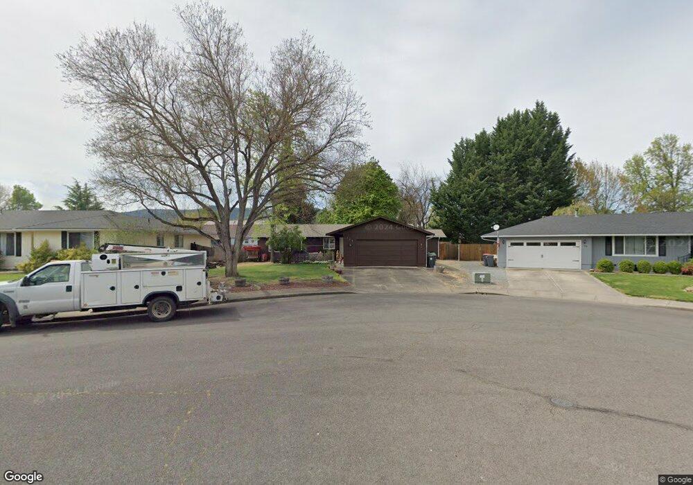 120 Travertine Cir, Central Point, OR 97502 - photo 1