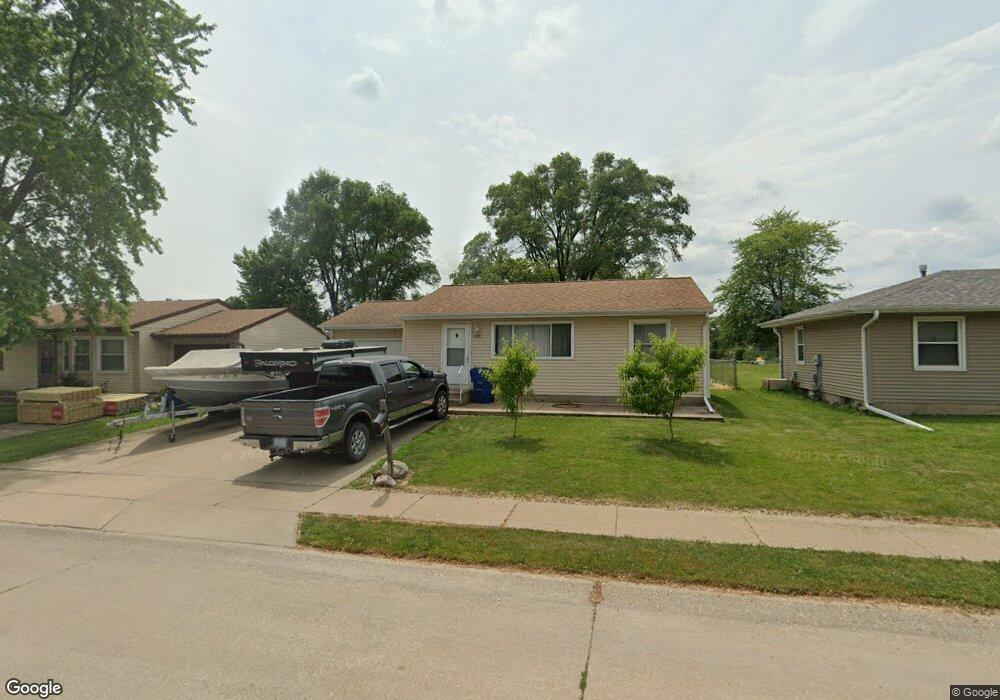 3121 W 43rd St, Davenport, IA 52806 - photo 1