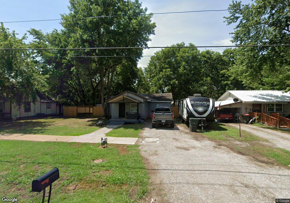 433 E 1st St, Claremore, OK 74017 - photo 1