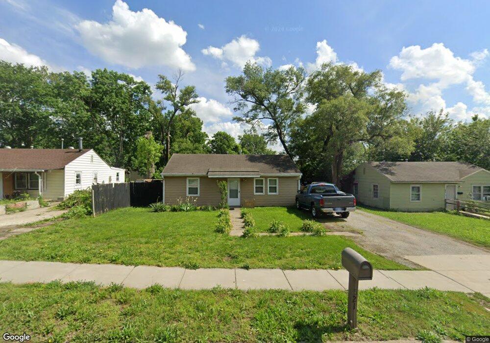 521 SE 36th St, Topeka, KS 66605 - photo 1