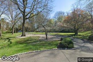 3 Hollow Ct, Port Washington, NY 11050