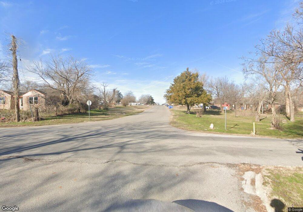 104 E C Ave, Cache, OK 73527 - photo 1