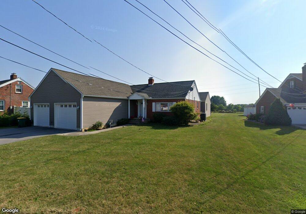 925 Oplinger Rd, Allentown, PA 18106 - photo 1