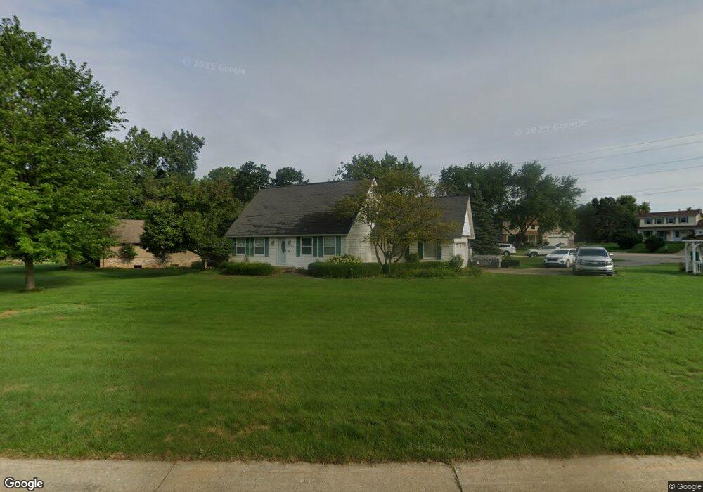 1061 Eagle Nest Dr, Rochester, MI 48306 - photo 1