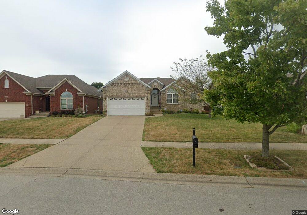 11713 Taylor Rae Dr, Louisville, KY 40229 - photo 1