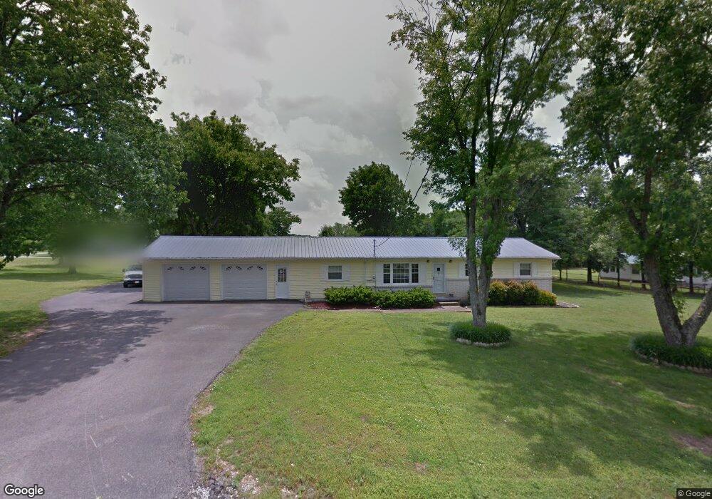 305 Woodland Dr, Shelbyville, TN 37160 - photo 1