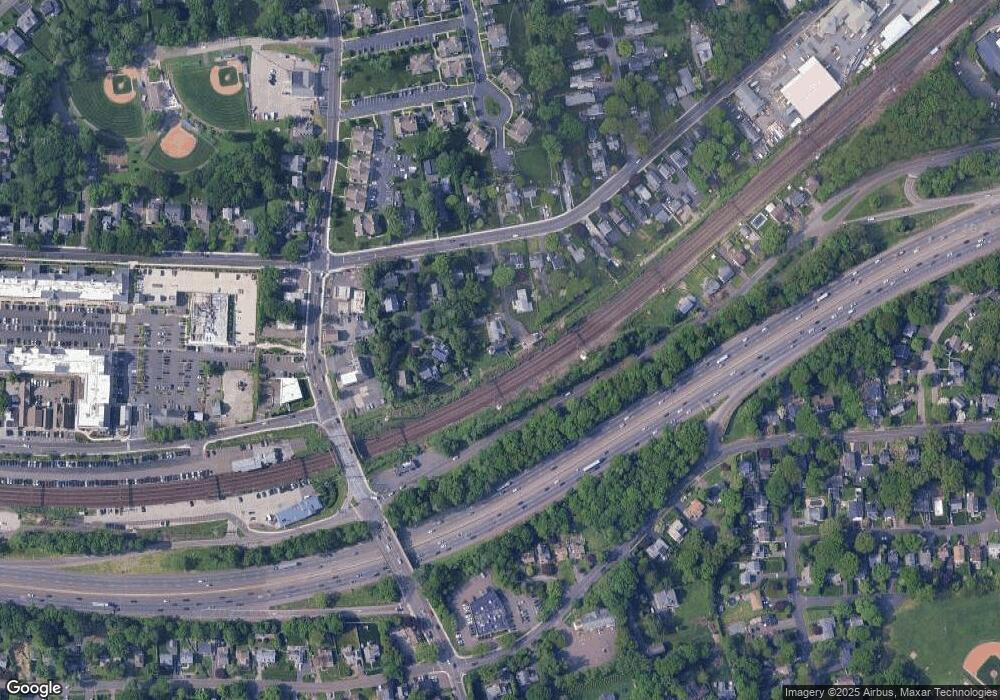 4 Turnabout Ln, Darien, CT 06820 - photo 1