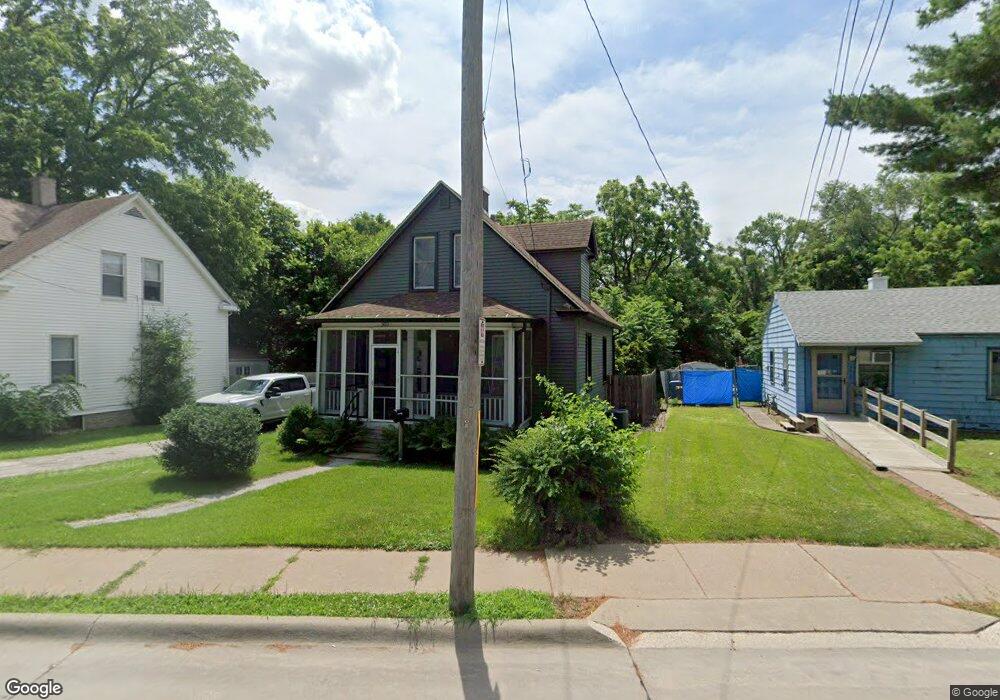 3011 Indian Rd, Davenport, IA 52802 - photo 1