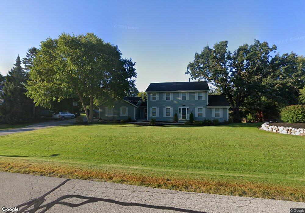 S16W32157 High Meadow Cir, Delafield, WI 53018 - photo 1