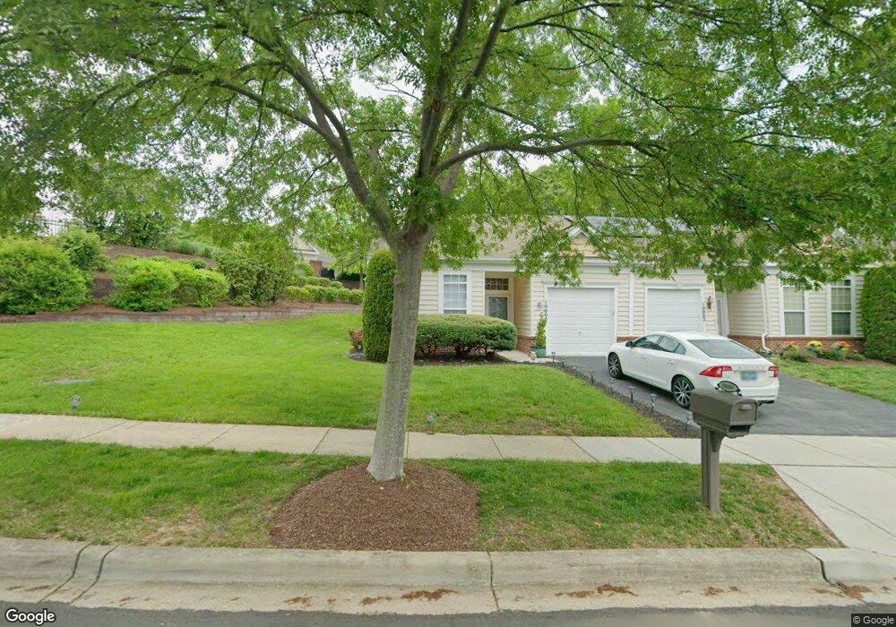 10000 Goldenwood Ct, Upper Marlboro, MD 20772 - photo 1