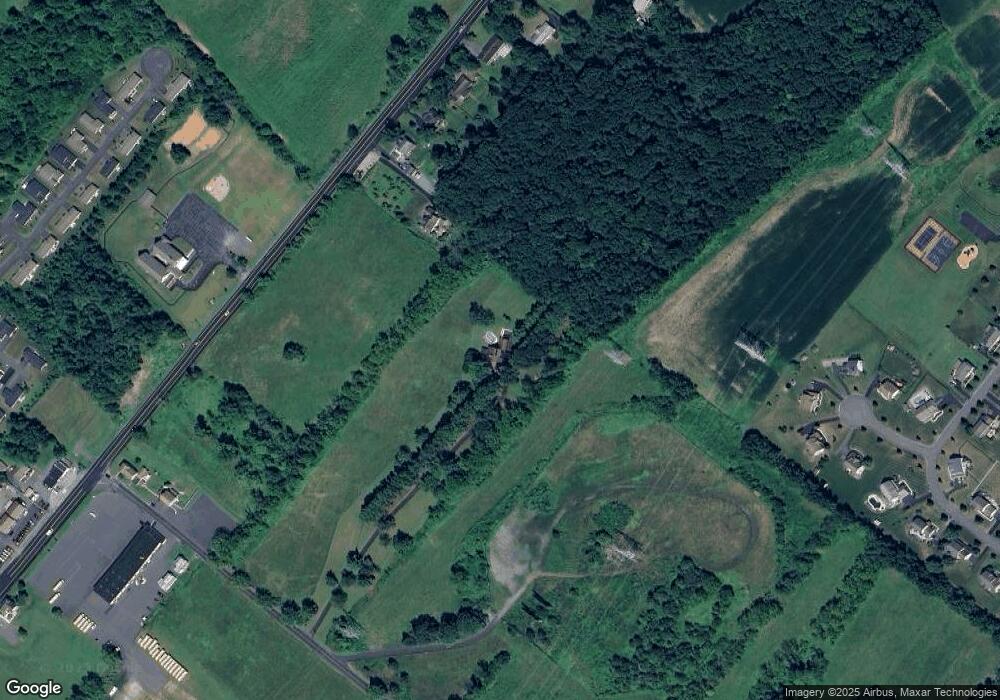 955 Hoffmansville Rd, Bechtelsville, PA 19505 - photo 1