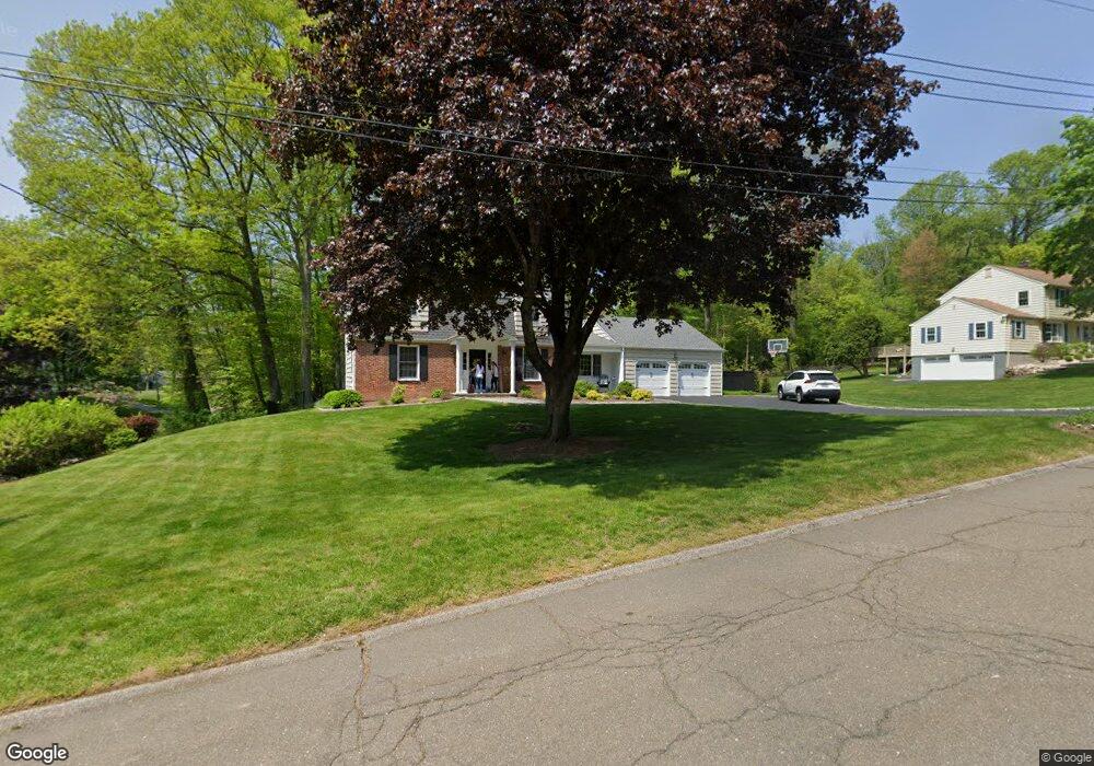 104 Mariner Cir, Trumbull, CT 06611 - photo 1